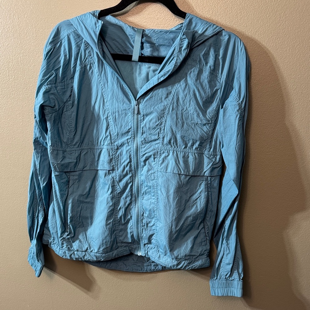 Lululemon 
Hood-Lite Classic-Fit Jacket size 4